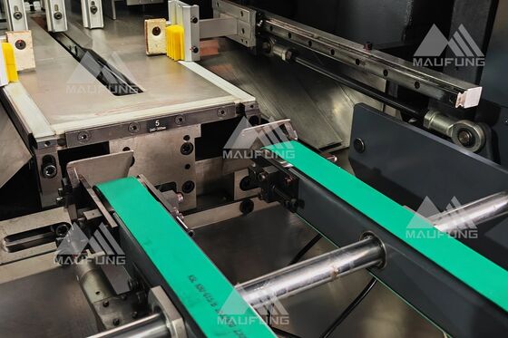 Automatische Drei-Messer-Trimmer-Maschine Janpanese Keyance PLC-Steuerungssystem skalierbares Anlegen ISM-System